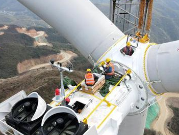 风电安装高空作业防坠器保护工人安全